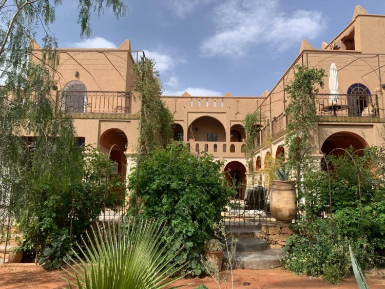 Hôte sahara tadighoust