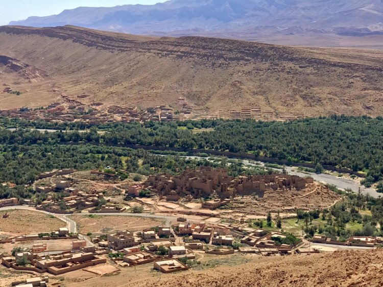 تاديغوست، واحة خفية على حافة الجبال